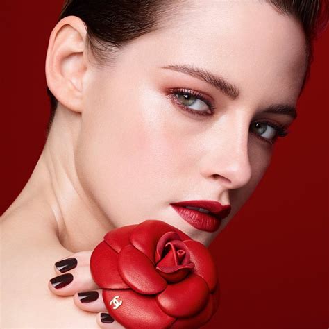 kristen stewart red lipstick 2019 chanel|Kristen Stewart fashion.